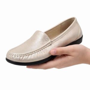 New SAS Women’s Loafers Size 10N | Pearlescent Off-White